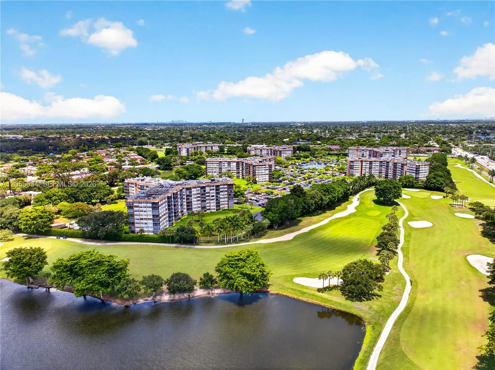En Venta 900 Saint Charles Place 621, Pembroke Pines, FL 33026, Pembroke Pines, FL 33026