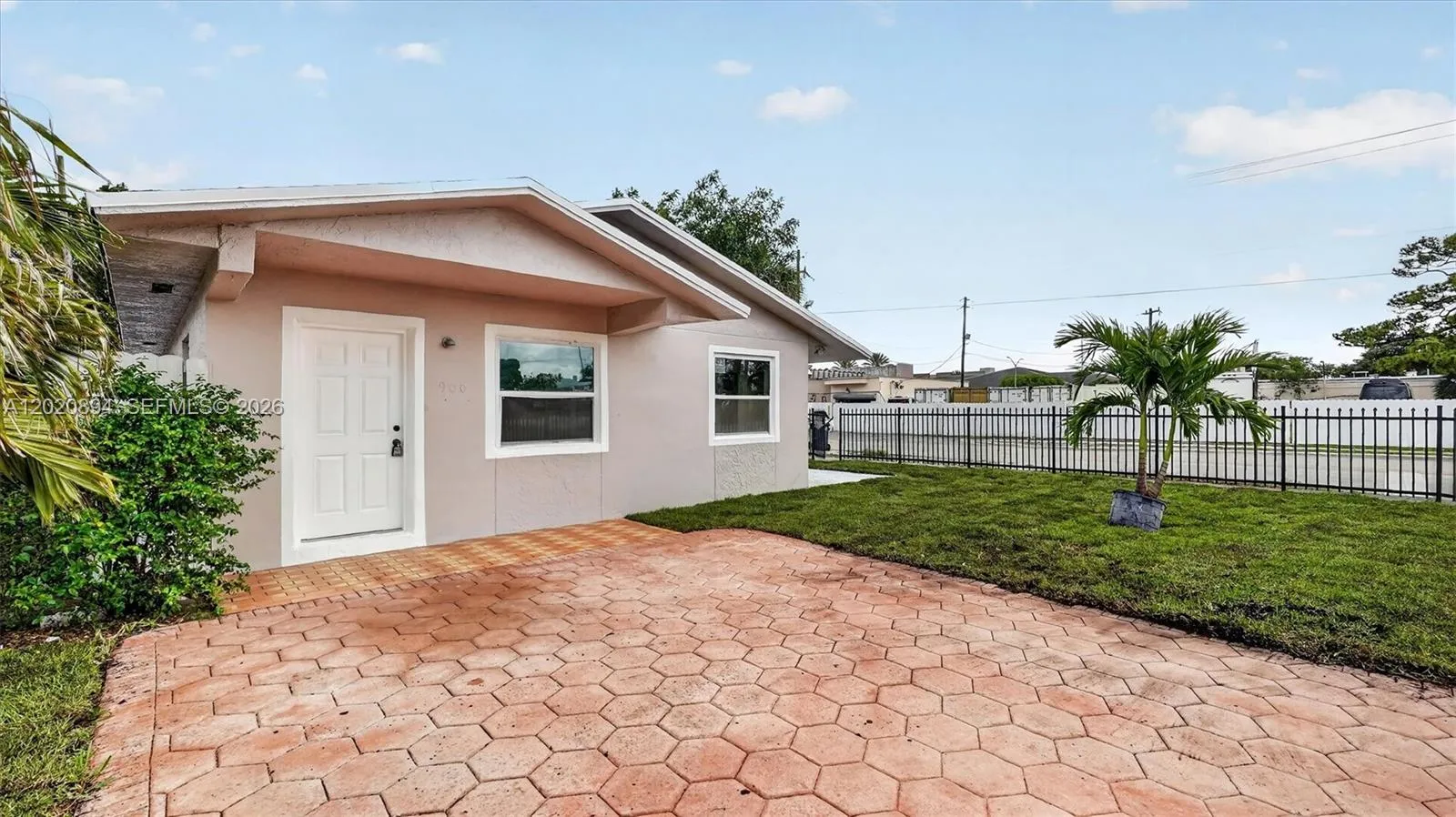 Foto de propiedad en 900 Sharazad Boulevard, Opa-Locka, FL 33054 Opa-Locka con MLS# 