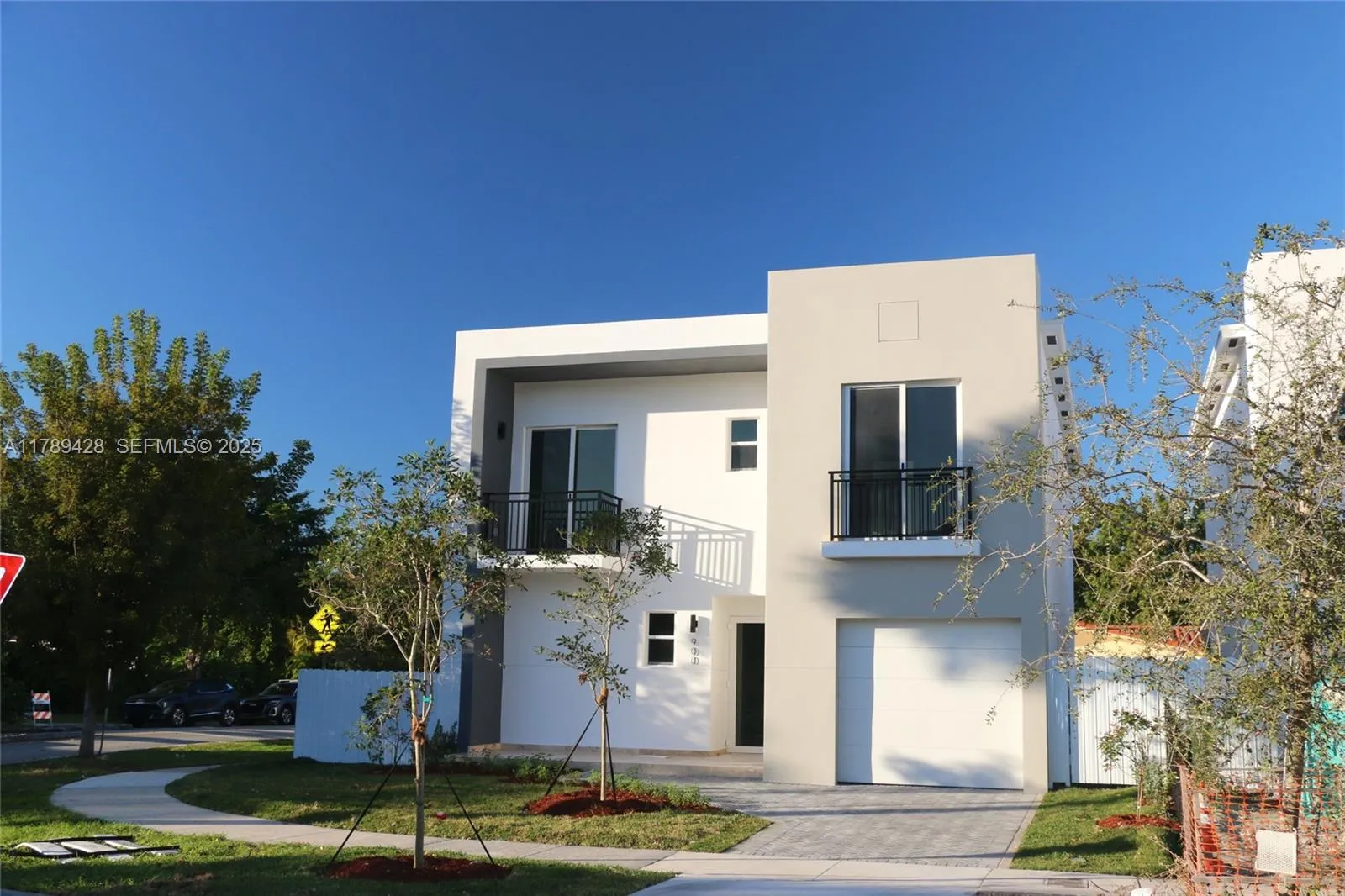 Foto de propiedad en 900 SW 24th Road, Miami, FL 33129 Miami con MLS# 