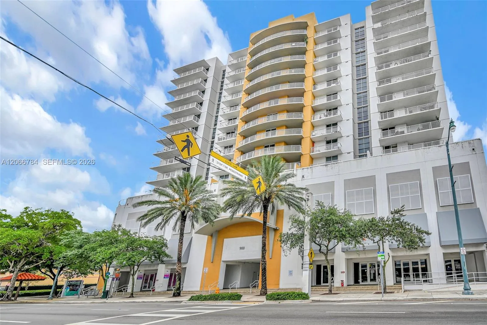 Foto de propiedad en 900 SW 8th Street 908, Miami, FL 33130 Miami con MLS#