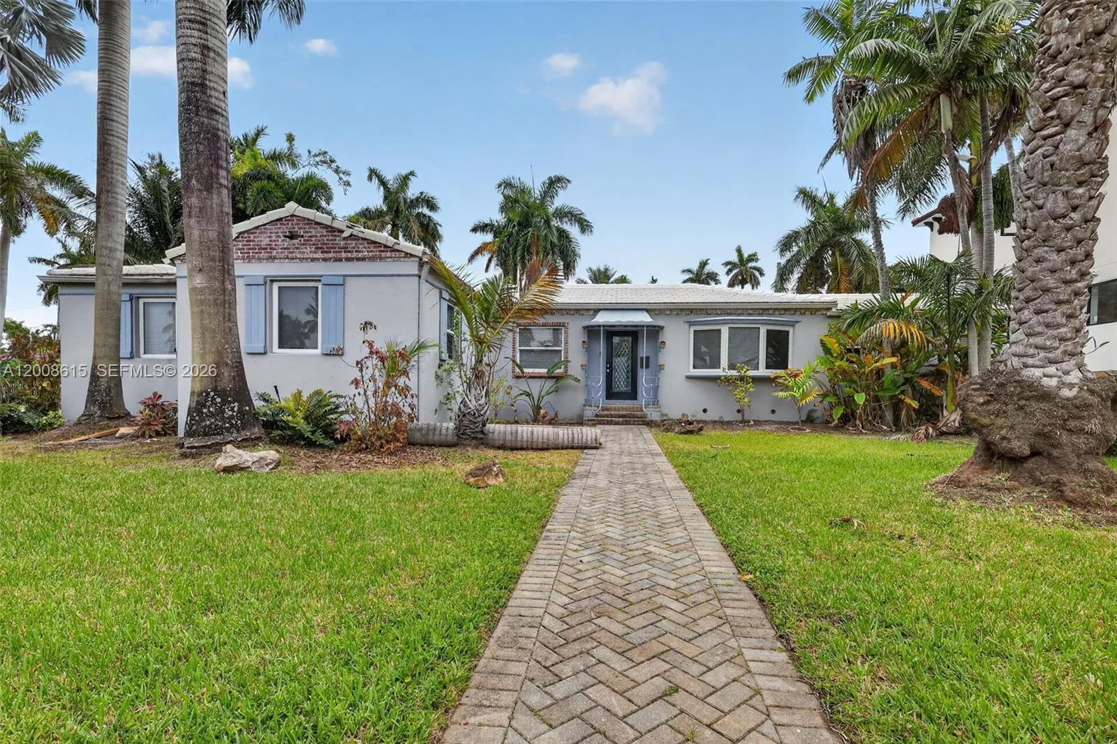 Vendido 900 Tyler Street, Hollywood, FL 33019, Hollywood, FL 33019
