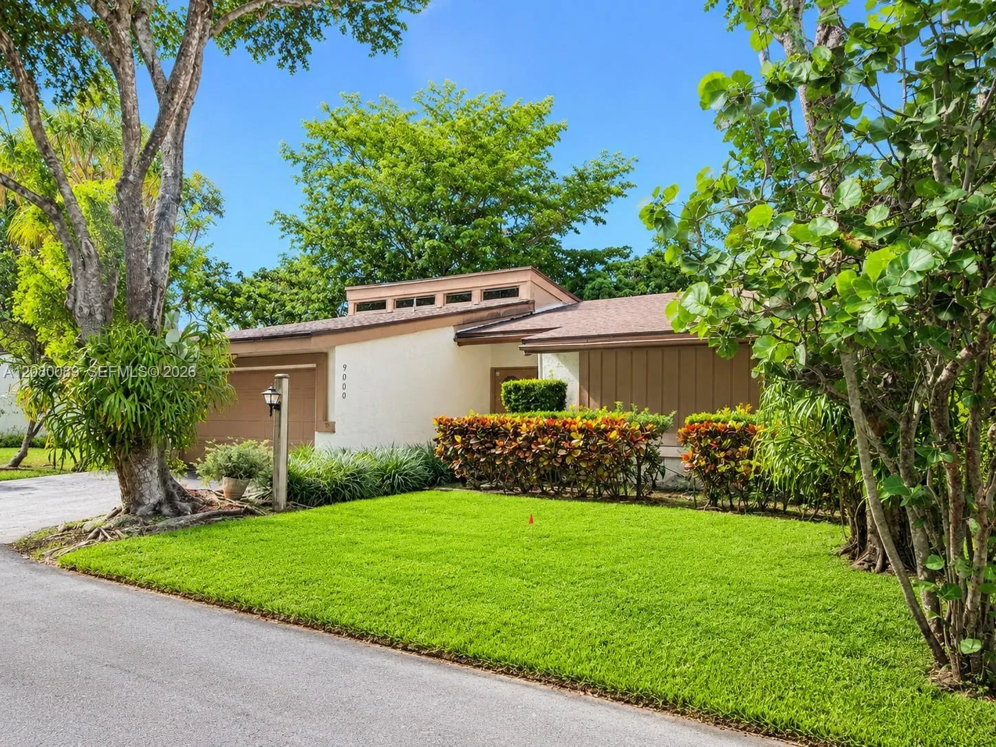 Foto de propiedad en 9000 SW 78th Court, Miami, FL 33156 Miami con MLS# 