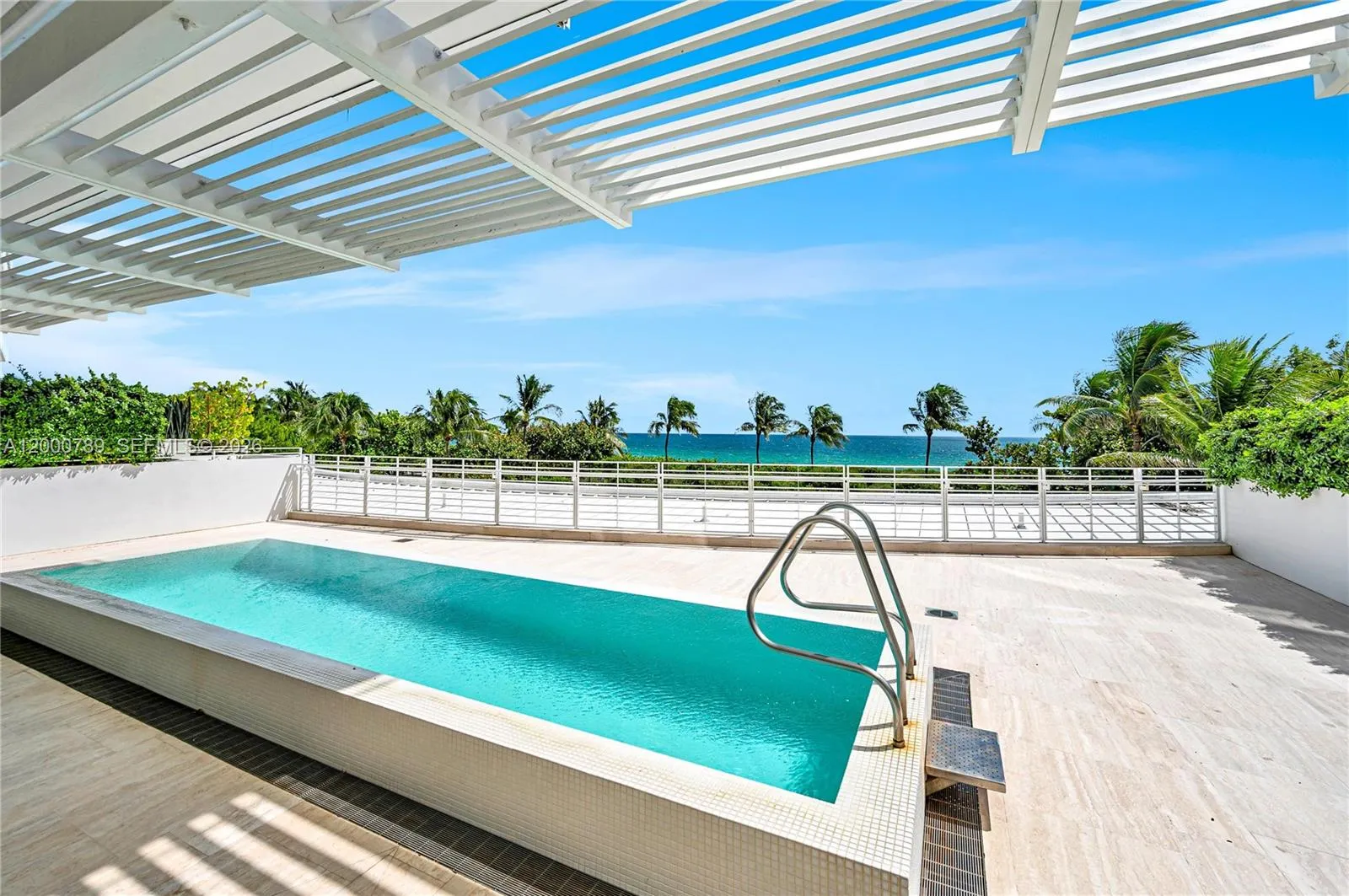Foto de propiedad en 9001 Collins Avenue S-201, Surfside, FL 33154 Surfside con MLS# 
