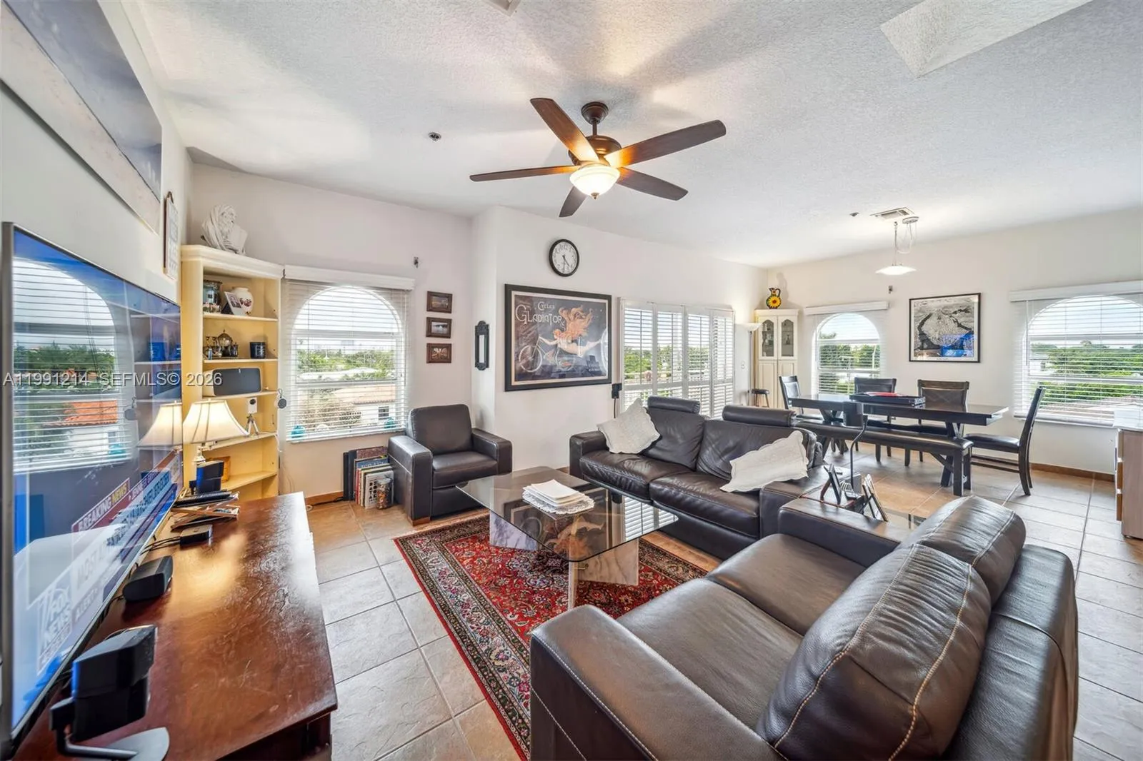 Foto de propiedad en 9008 Collins Avenue 402, Surfside, FL 33154 Surfside con MLS# 