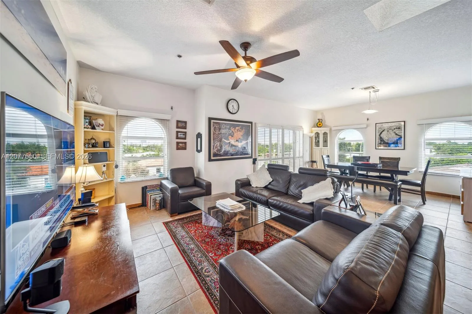 Foto de propiedad en 9008 Collins Avenue 402, Surfside, FL 33154 Surfside con MLS# 