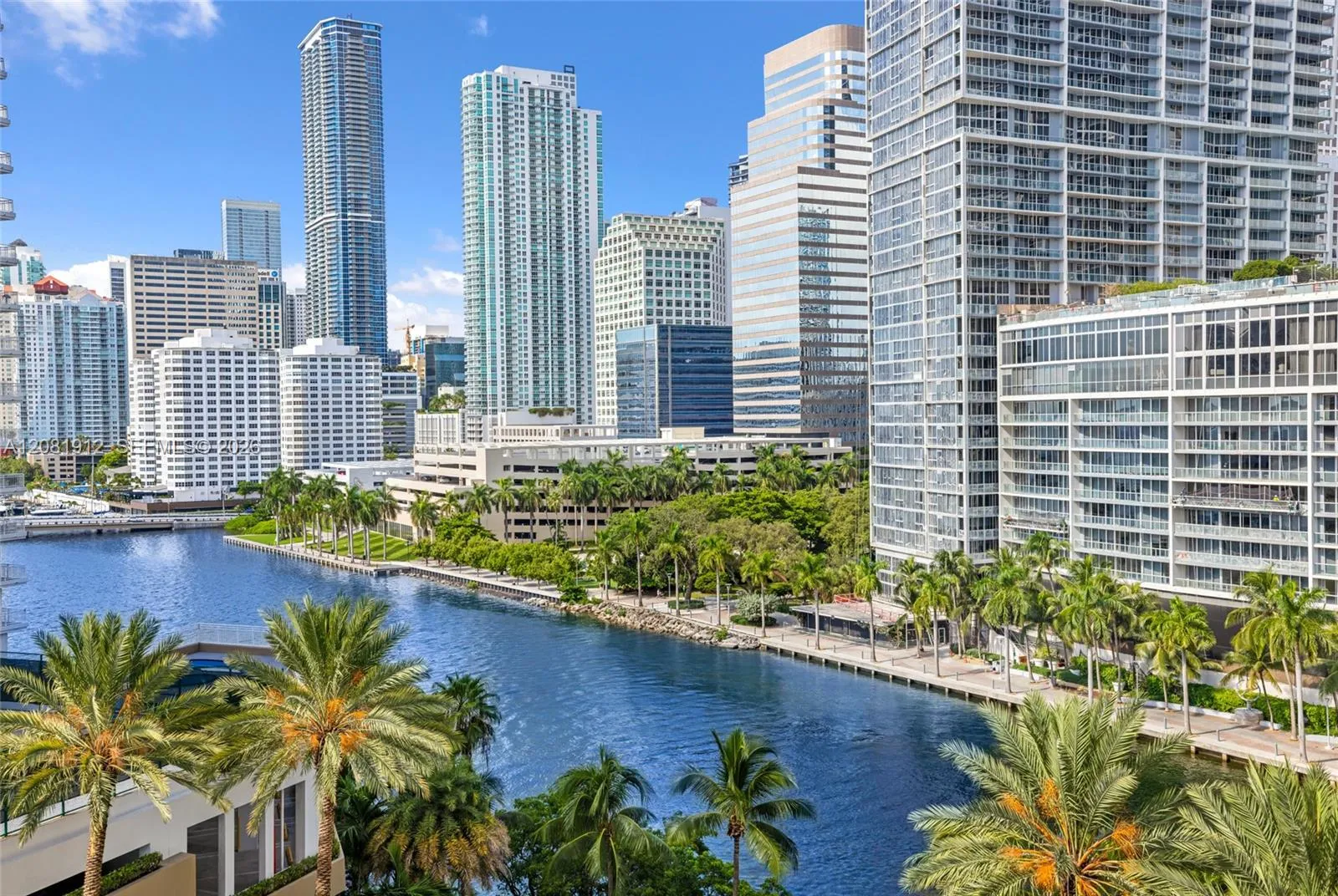 Foto de propiedad en 901 Brickell Key Boulevard 1001, Miami, FL 33131 Miami con MLS# 