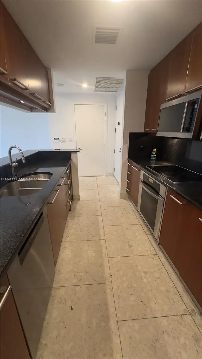 Foto de propiedad en 901 Brickell Key Boulevard 1102, Miami, FL 33131 Miami con MLS#