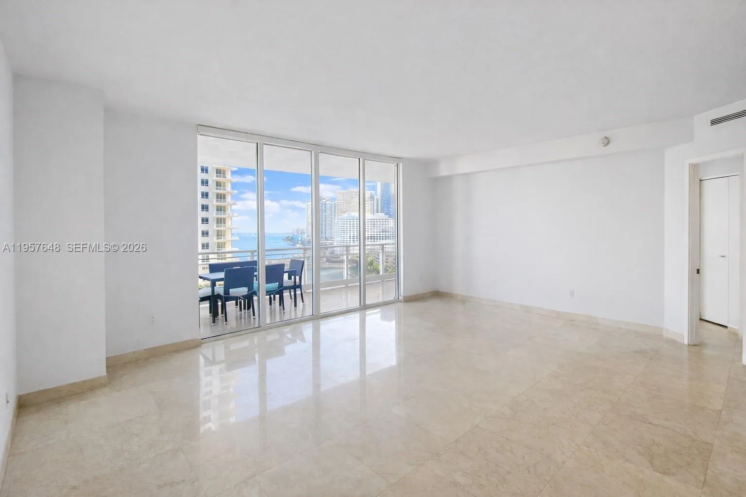 Foto de propiedad en 901 Brickell Key Boulevard 1603, Miami, FL 33131 Miami con MLS#