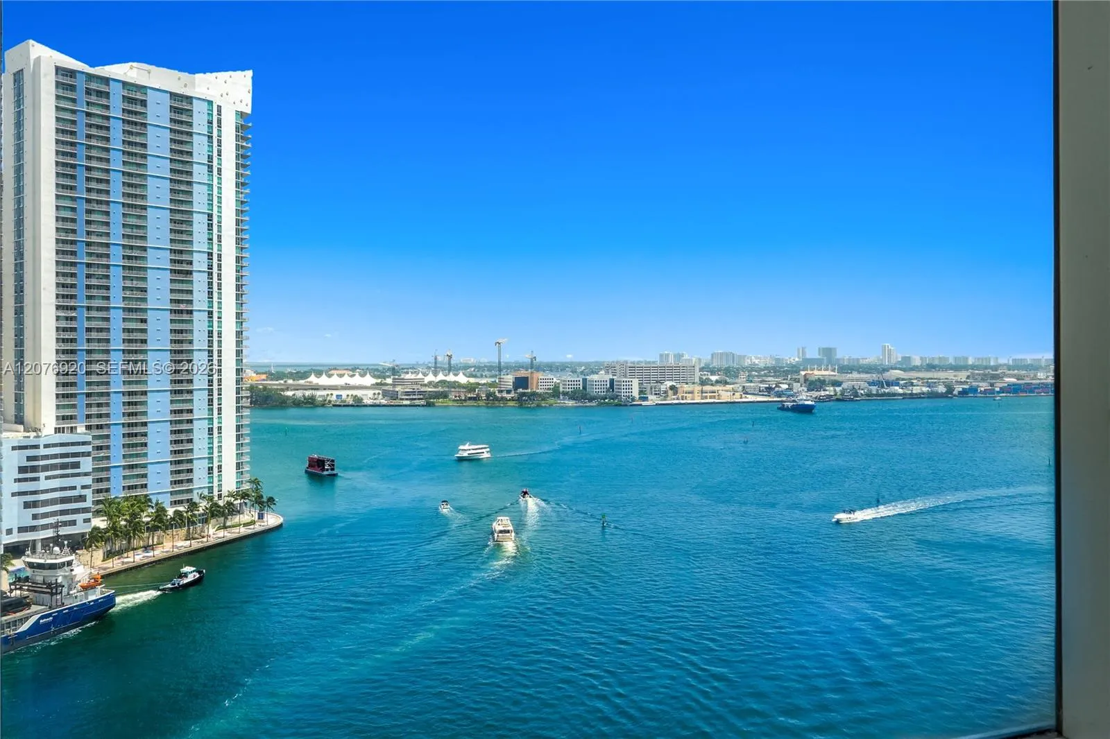 En Venta 901 Brickell Key Boulevard 1807, Miami, FL 33131, Miami, FL 33131
