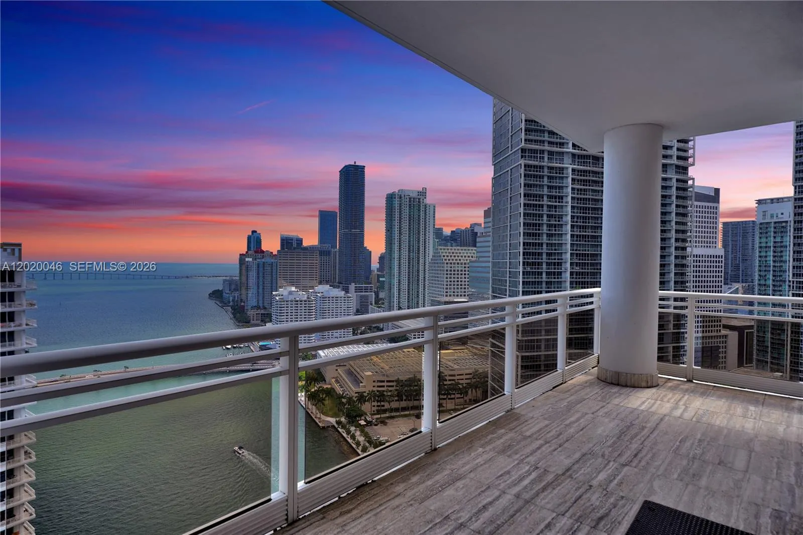 Foto de propiedad en 901 Brickell Key Boulevard 3204, Miami, FL 33131 Miami con MLS#