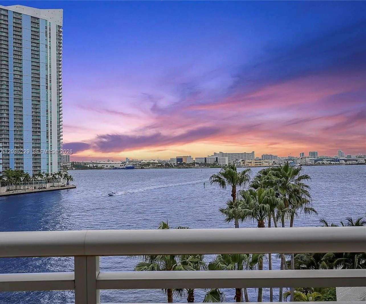 En Renta 901 Brickell Key Boulevard 608, Miami, FL 33131, Miami, FL 33131