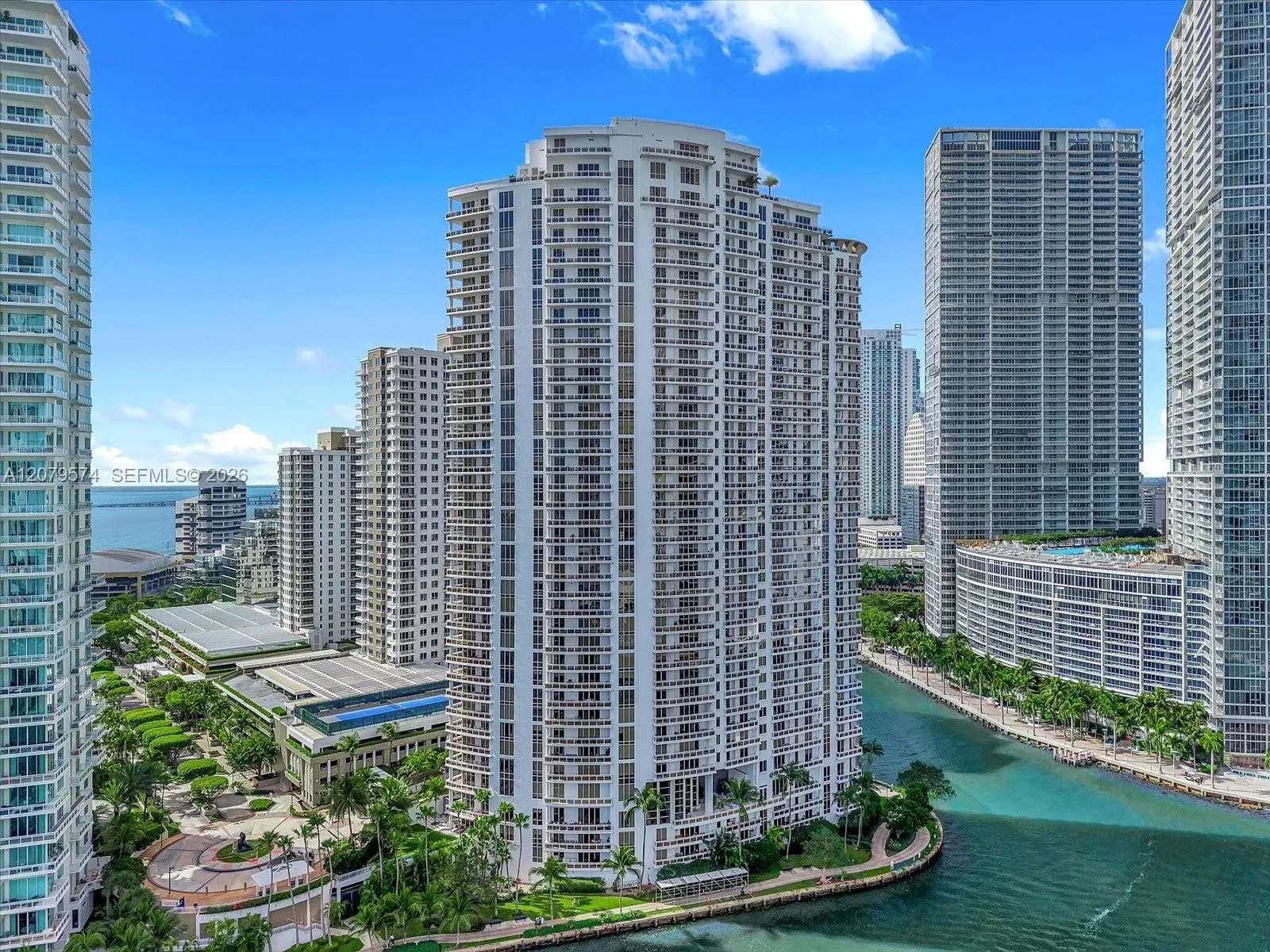 Foto de propiedad en 901 Brickell Key Boulevard 609, Miami, FL 33131 Miami con MLS#