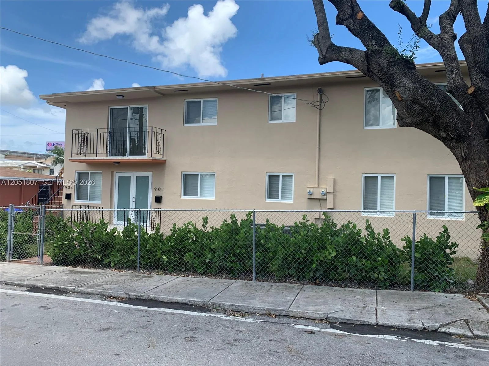 En Renta 901 NW 22nd Court 0, Miami, FL 33125, Miami, FL 33125