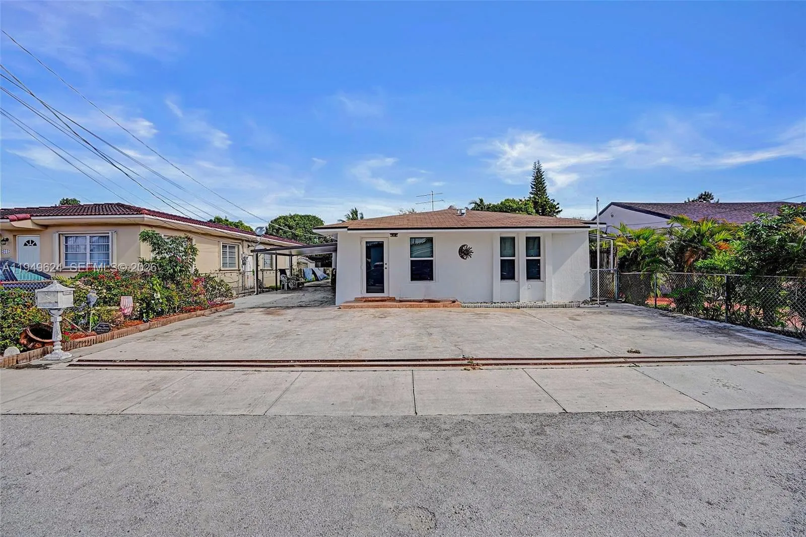 Foto de propiedad en 901 NW 34th Avenue, Miami, FL 33125 Miami con MLS# 