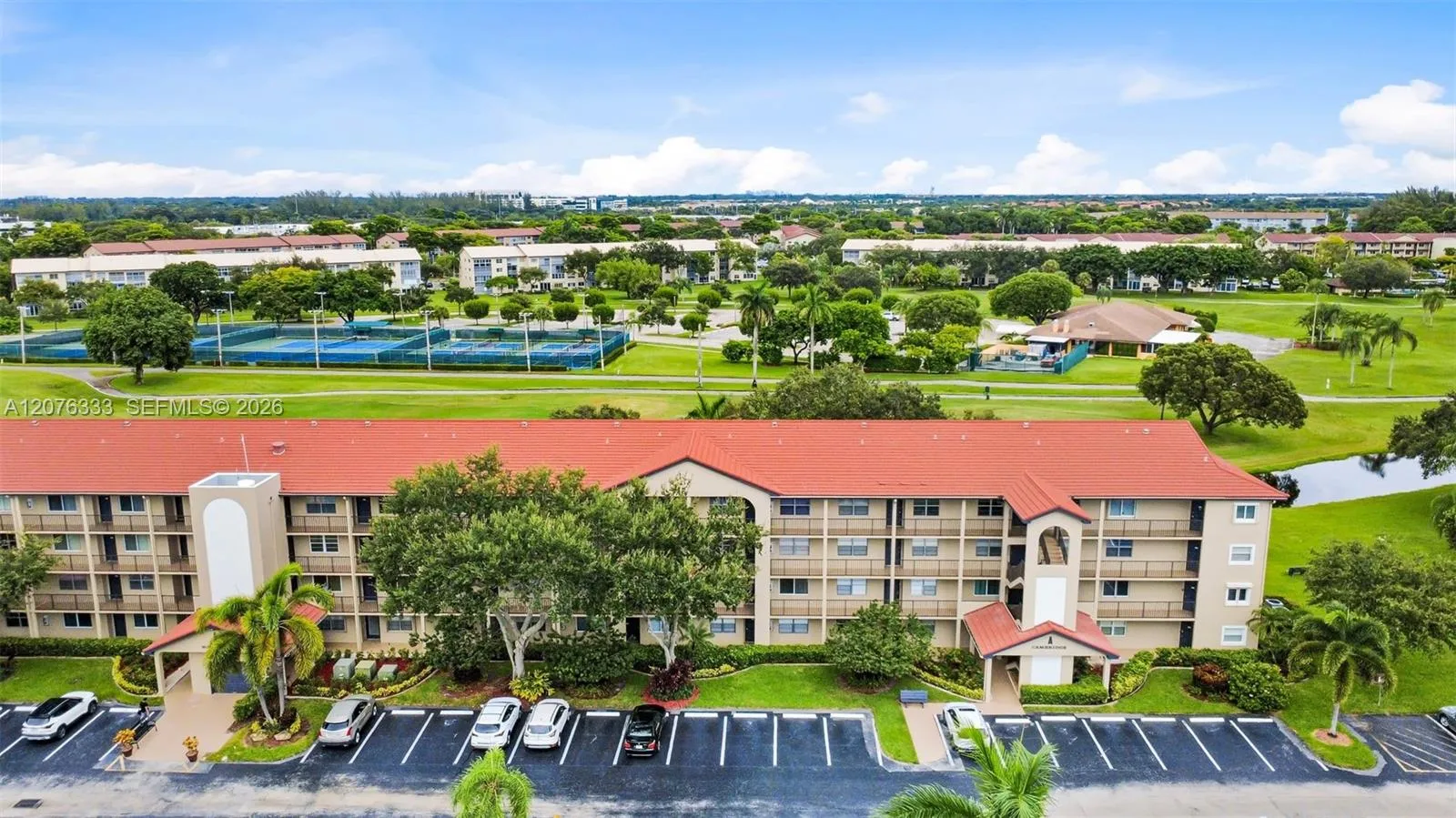 Foto de propiedad en 901 SW 128th Terrace 212A, Pembroke Pines, FL 33027 Pembroke Pines con MLS# 