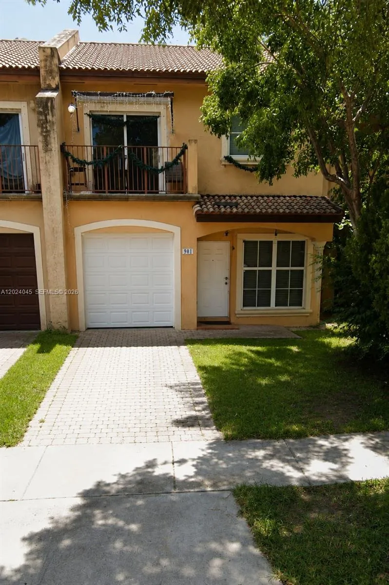 Foto de propiedad en 901 SW 6th Court, Florida City, FL 33034 Florida City con MLS# 