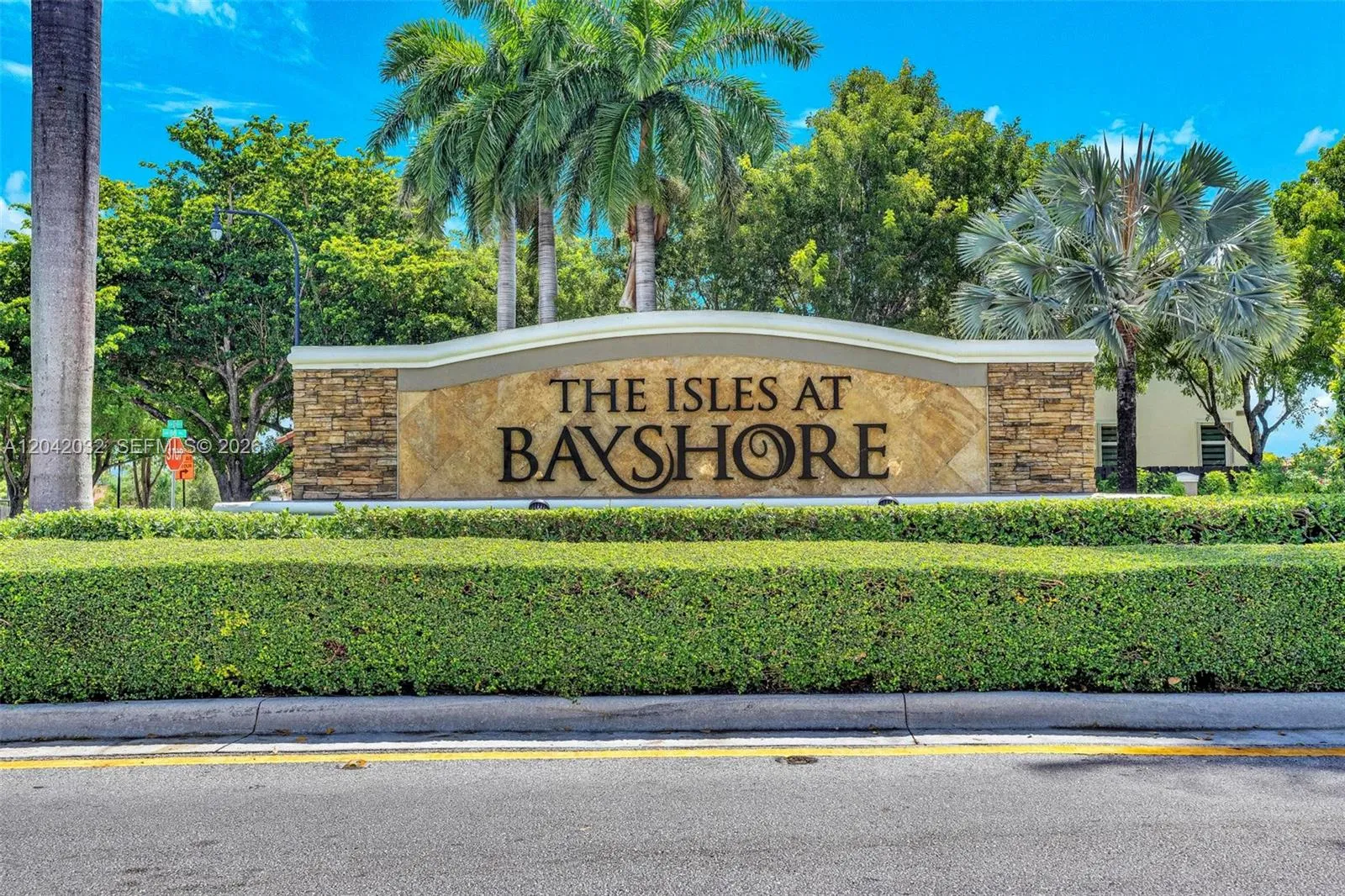 Foto de propiedad en 9011 SW 227th Street 1, Cutler Bay, FL 33190 Cutler Bay con MLS# 