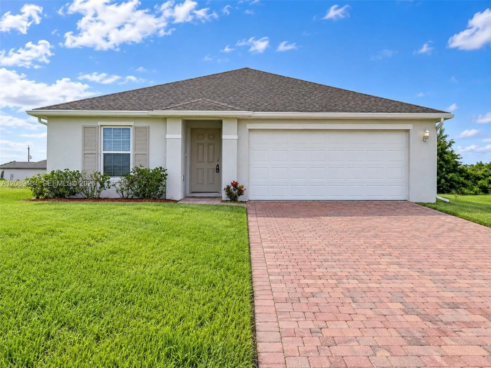 Foto de propiedad en 9013 Ike Court 0, LaBelle, FL 33935 LaBelle con MLS# 