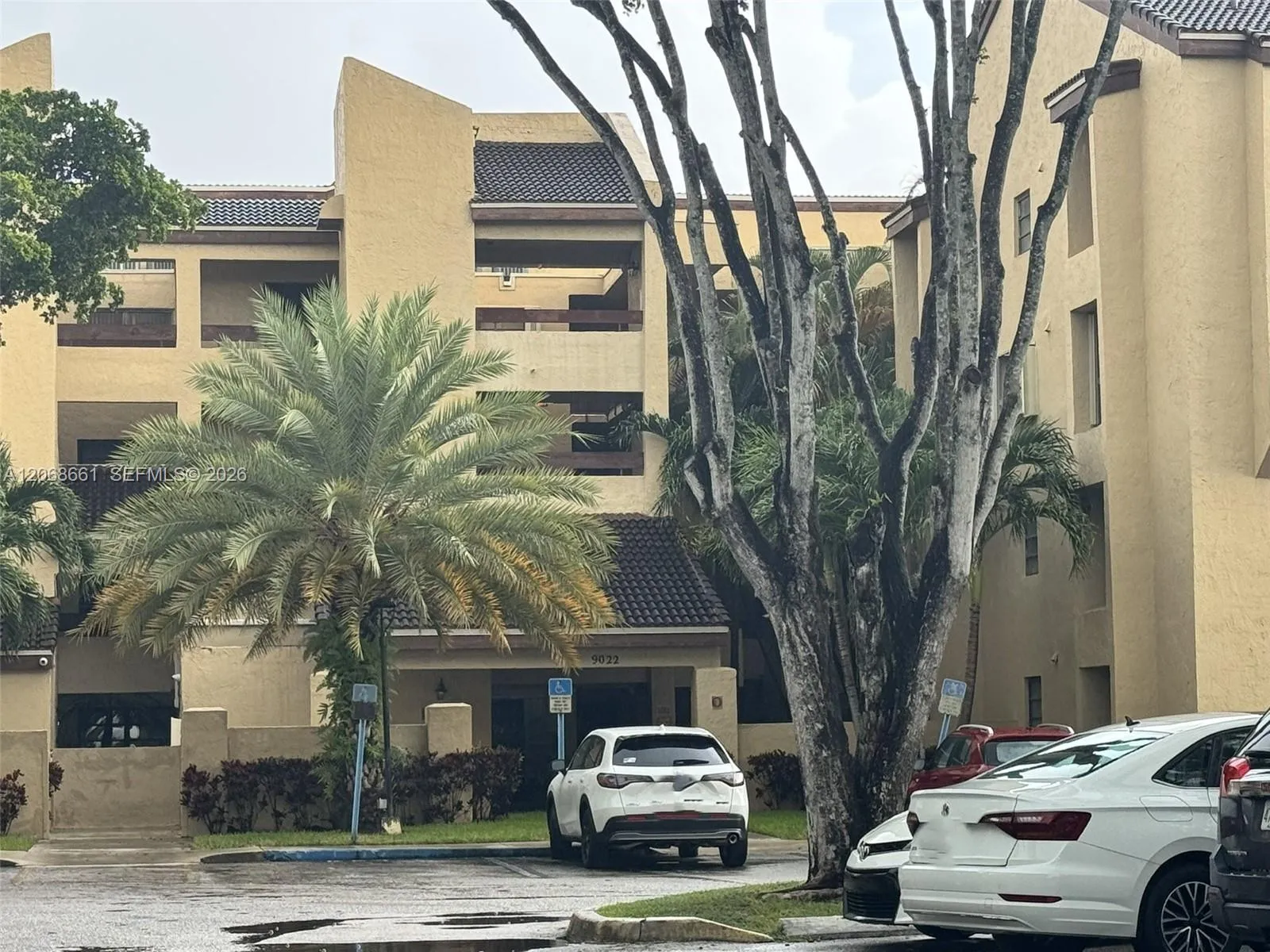 Foto de propiedad en 9022 SW 123rd Court O406, Miami, FL 33186 Miami con MLS# 