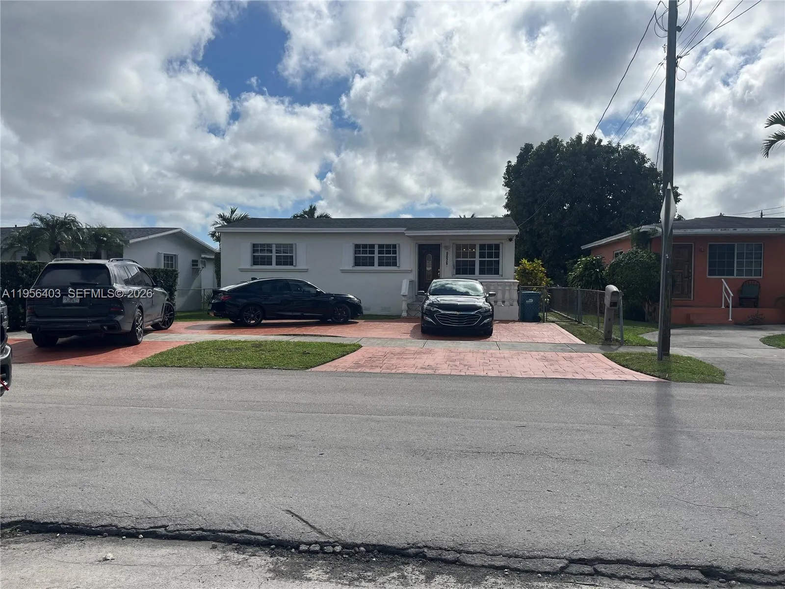 Foto de propiedad en 9026 SW 34 Street, Miami, FL 33165 Miami con MLS# 