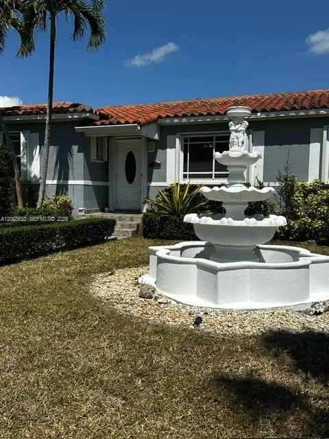 Foto de propiedad en 903 NE 111th Street 903, Biscayne Park, FL 33161 Biscayne Park con MLS# 