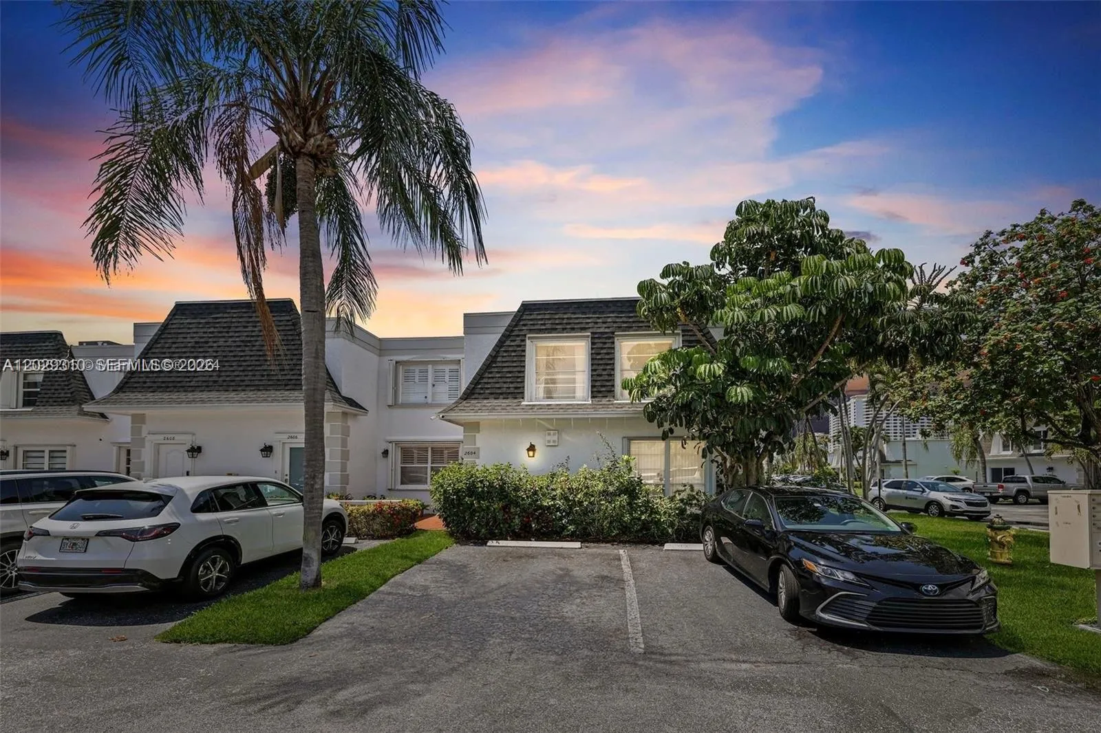 Vendido 903 NE 27th Avenue 903, Hallandale Beach, FL 33009, Hallandale Beach, FL 33009