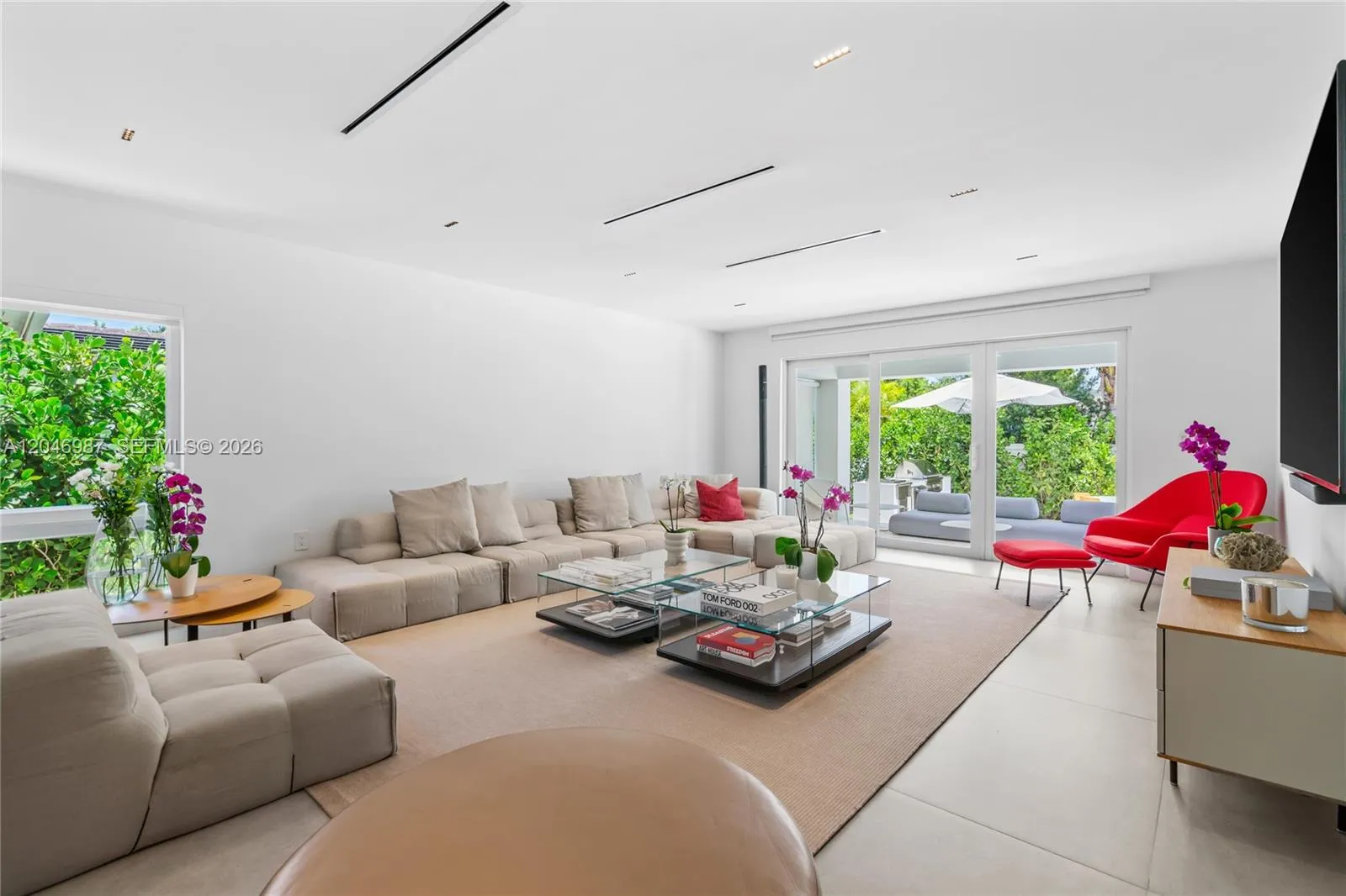 Foto de propiedad en 9033 Emerson Avenue, Surfside, FL 33154 Surfside con MLS# 