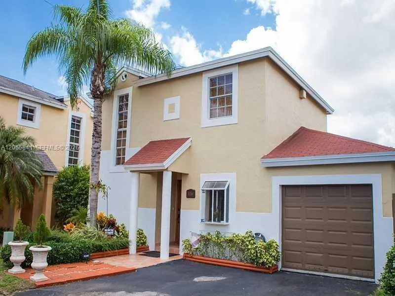En Venta 9036 SW 148th Court, Miami, FL 33196, Miami, FL 33196