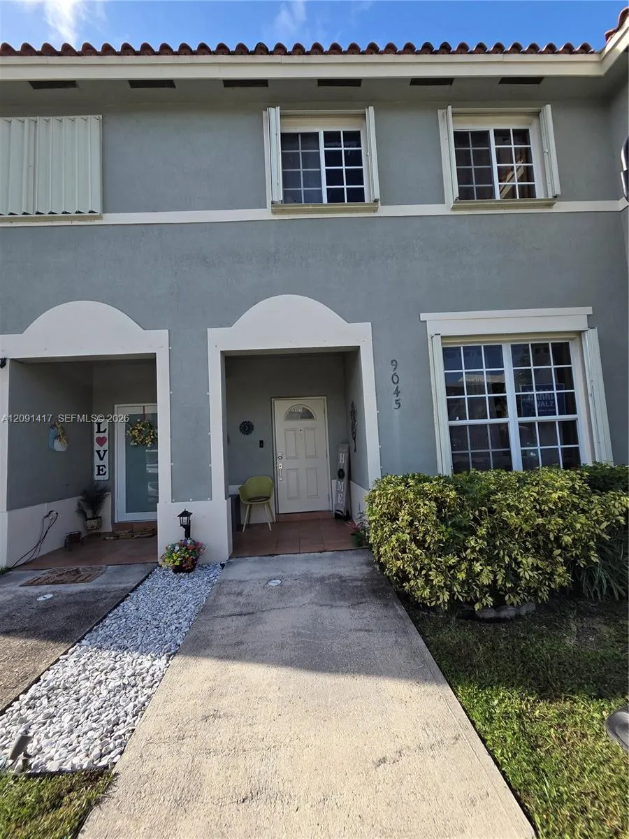 En Venta 9045 SW 203rd Terrace, Cutler Bay, FL 33189, Cutler Bay, FL 33189
