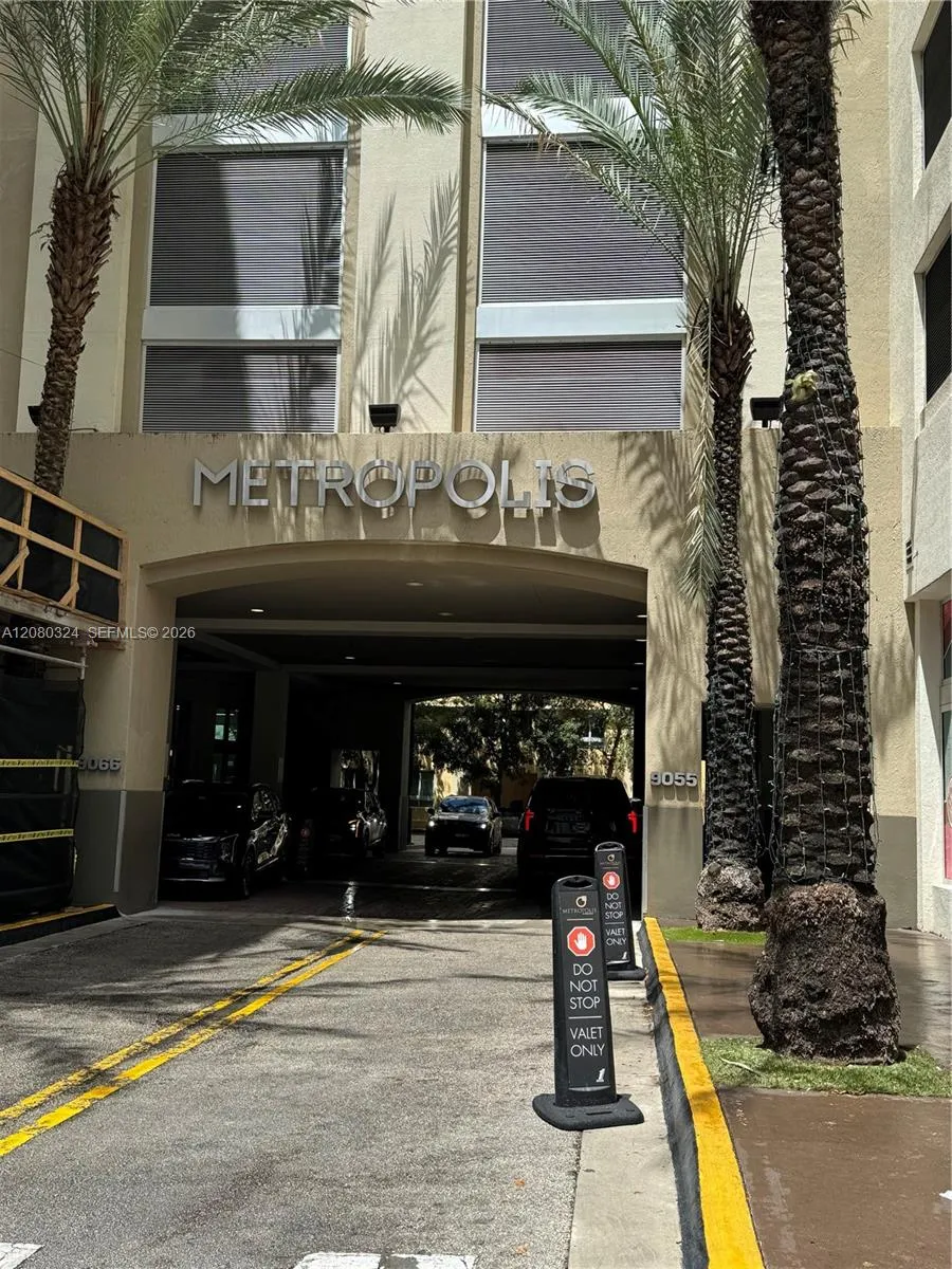 Foto de propiedad en 9055 SW 73rd Court 1108, Miami, FL 33156 Miami con MLS# 