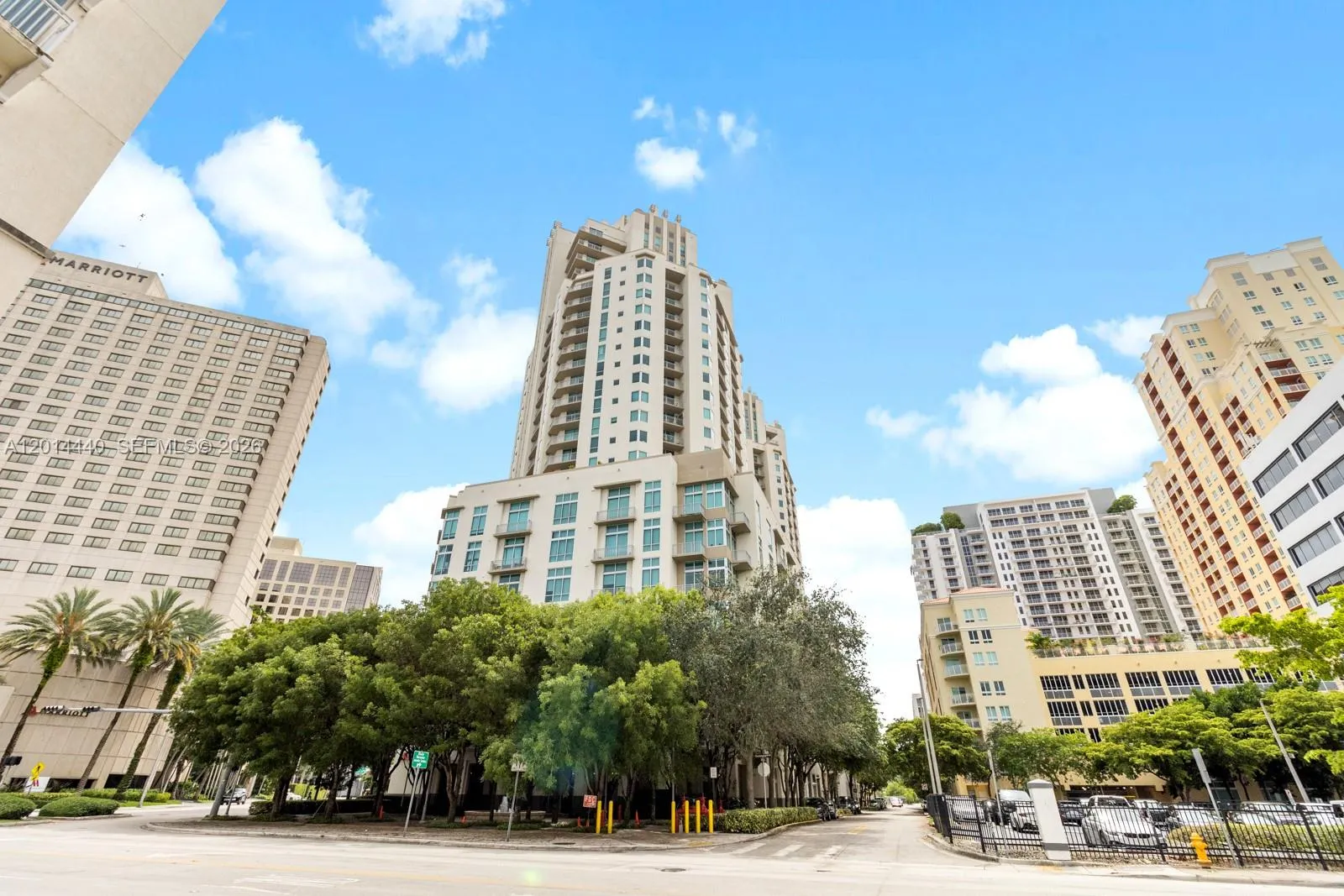 Foto de propiedad en 9055 SW 73rd Court 1506, Miami, FL 33156 Miami con MLS# 