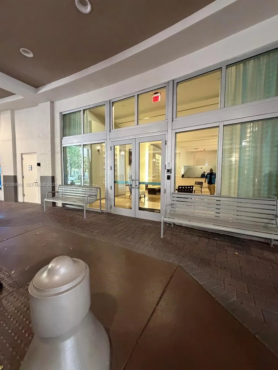 Foto de propiedad en 9055 SW 73rd Court 2109, Miami, FL 33156 Miami con MLS# 