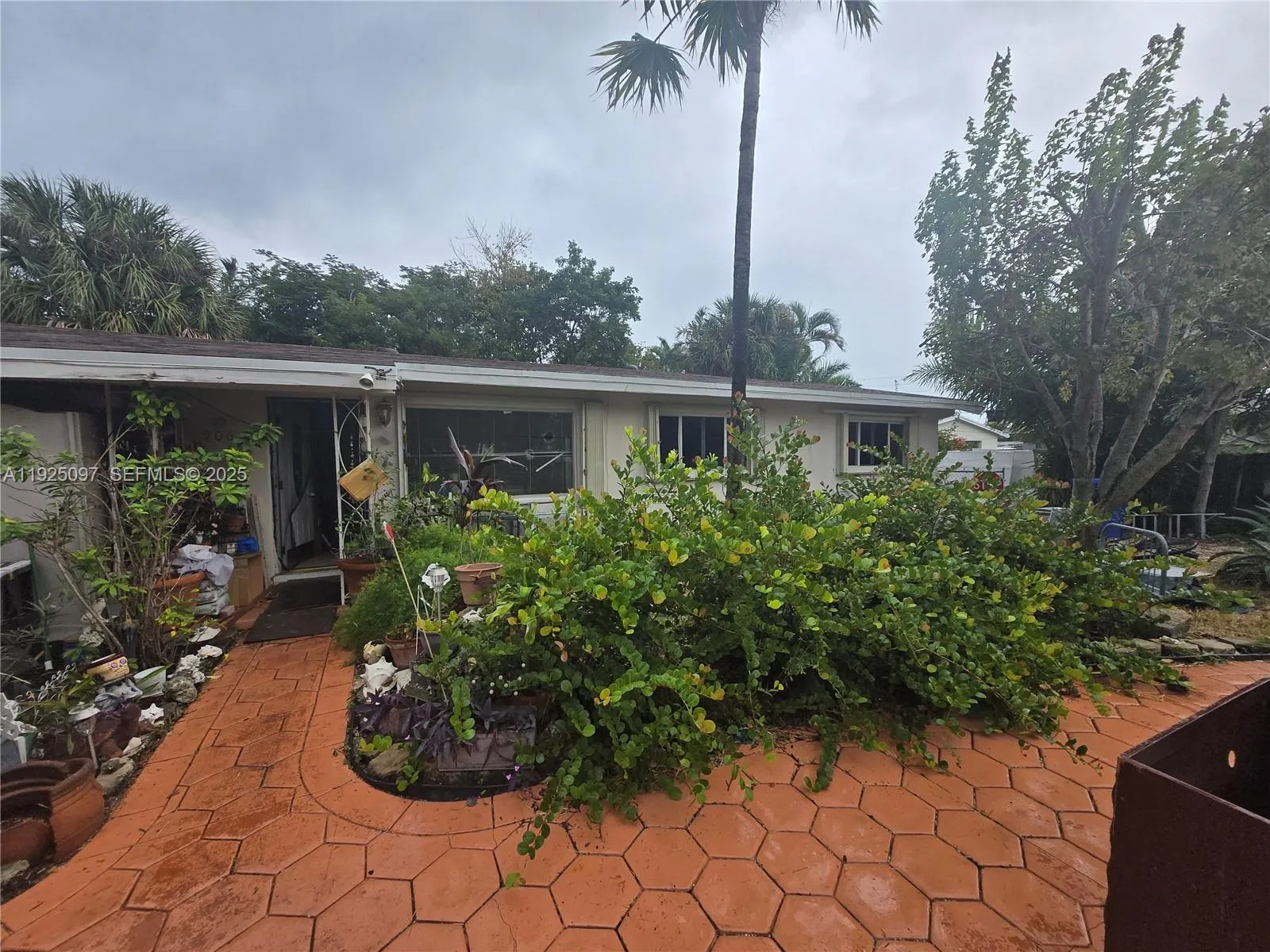 Foto de propiedad en 906 NE 23rd Terrace, Pompano Beach, FL 33062 Pompano Beach con MLS# 
