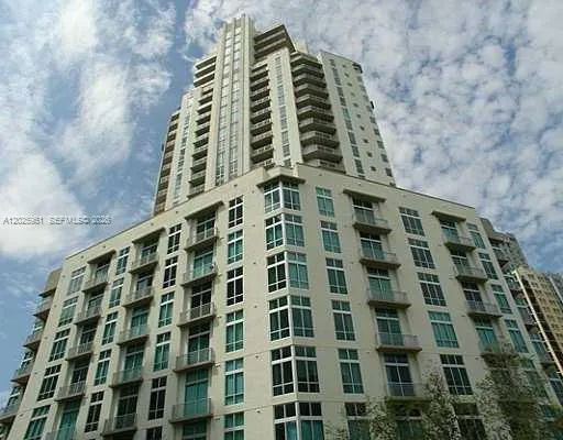 Foto de propiedad en 9066 SW 73 Court 1802, Miami, FL 33156 Miami con MLS# 
