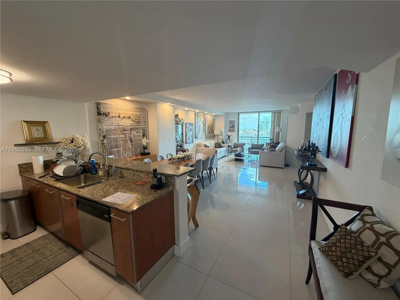 Foto de propiedad en 9066 SW 73rd Court 1105, Miami, FL 33156 Miami con MLS# 