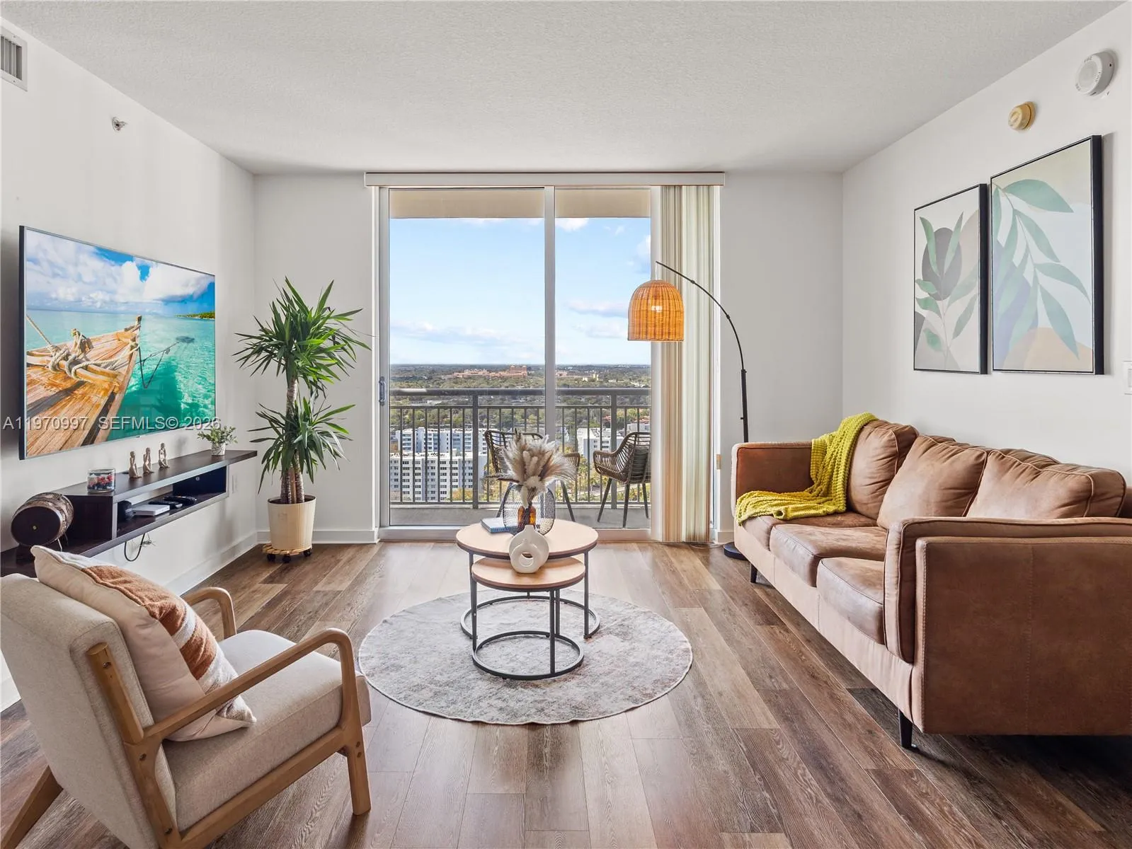 Foto de propiedad en 9066 SW 73rd Court 2008, Miami, FL 33156 Miami con MLS# 