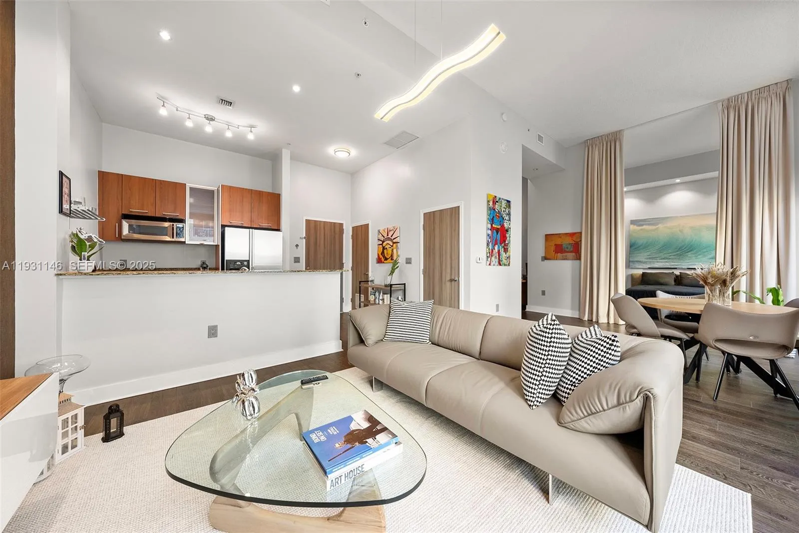 Foto de propiedad en 9066 SW 73rd Court 405, Miami, FL 33156 Miami con MLS# 