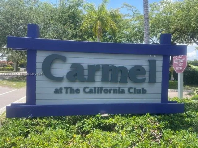 Vendido 907 NE 199th Street 106, Miami, FL 33179, Miami, FL 33179