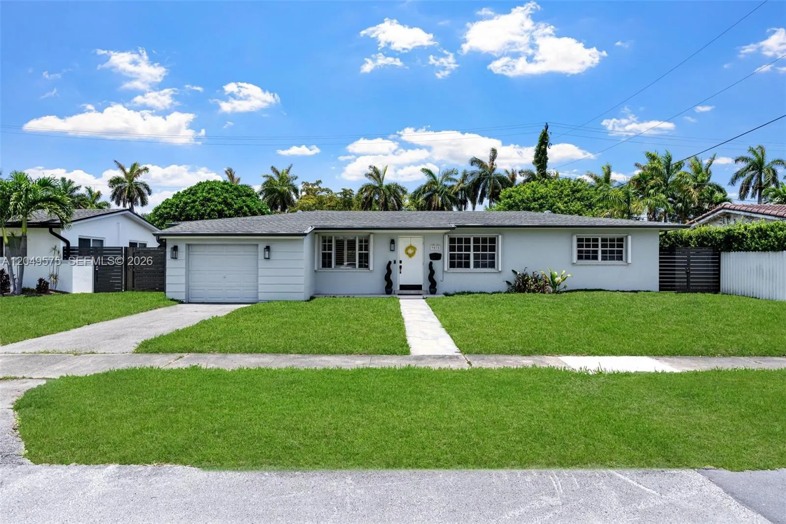Foto de propiedad en 9075 SW 48th Terrace 0, Miami, FL 33165 Miami con MLS# 
