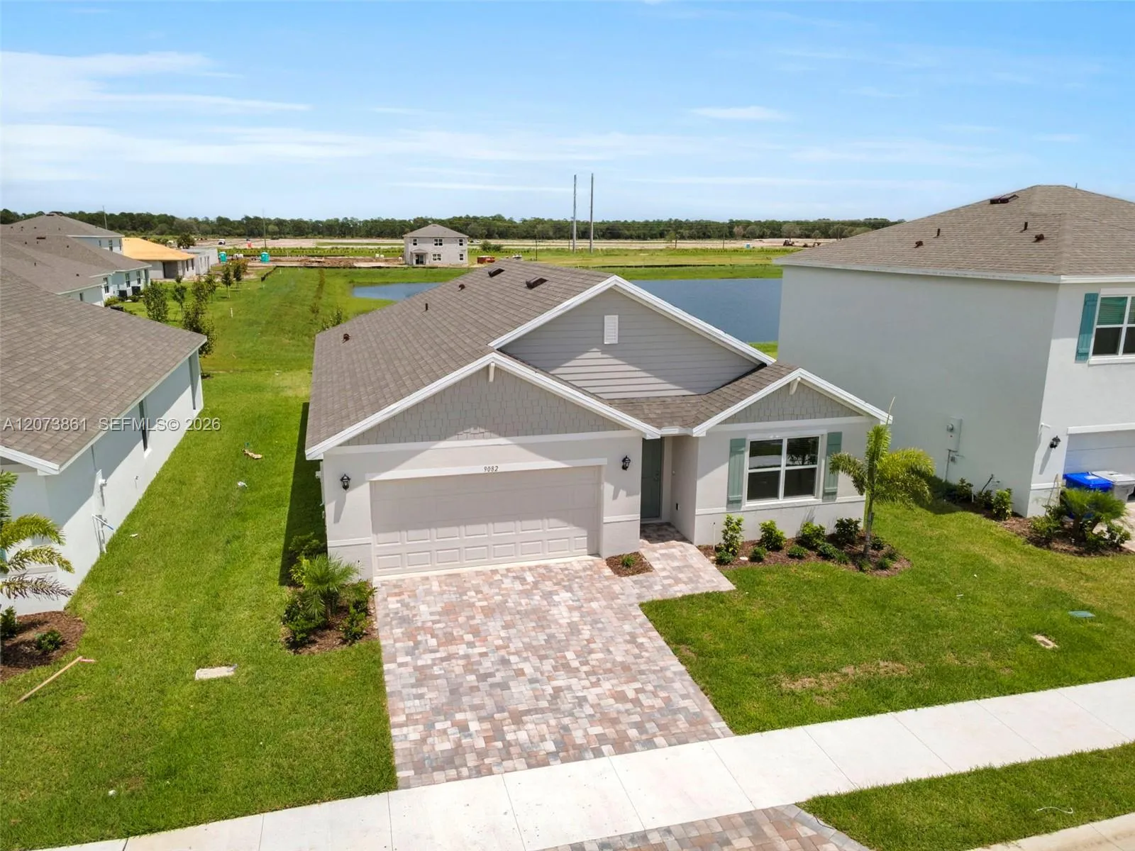Foto de propiedad en 9082 Venetian Square, Vero Beach, FL 32966 Vero Beach con MLS# 