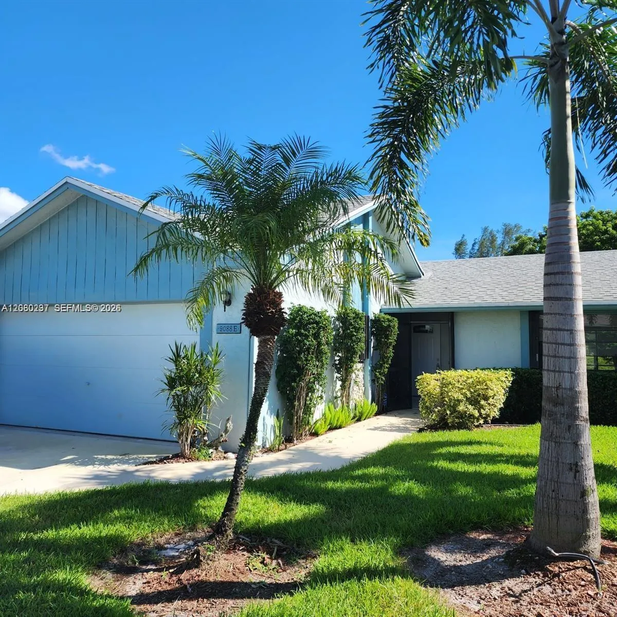 Foto de propiedad en 9088 SW 22nd Street E, Boca Raton, FL 33428 Boca Raton con MLS# 