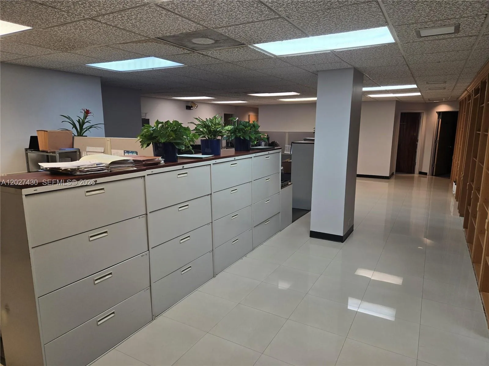 Foto de propiedad en 909 N Miami Beach Boulevard 201, North Miami Beach, FL 33162 North Miami Beach con MLS# 