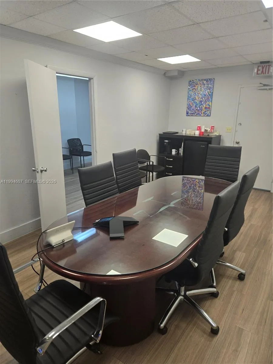 Foto de propiedad en 909 N Miami Beach Boulevard 202, North Miami Beach, FL 33162 North Miami Beach con MLS# 