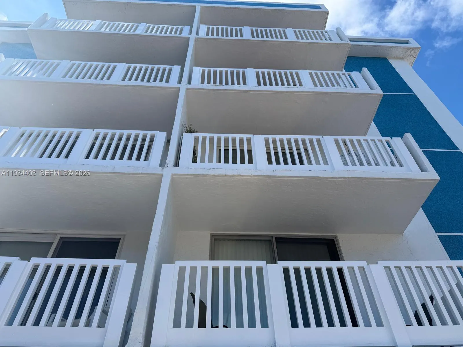 Foto de propiedad en 910 Michigan Avenue 305, Miami Beach, FL 33139 Miami Beach con MLS# 