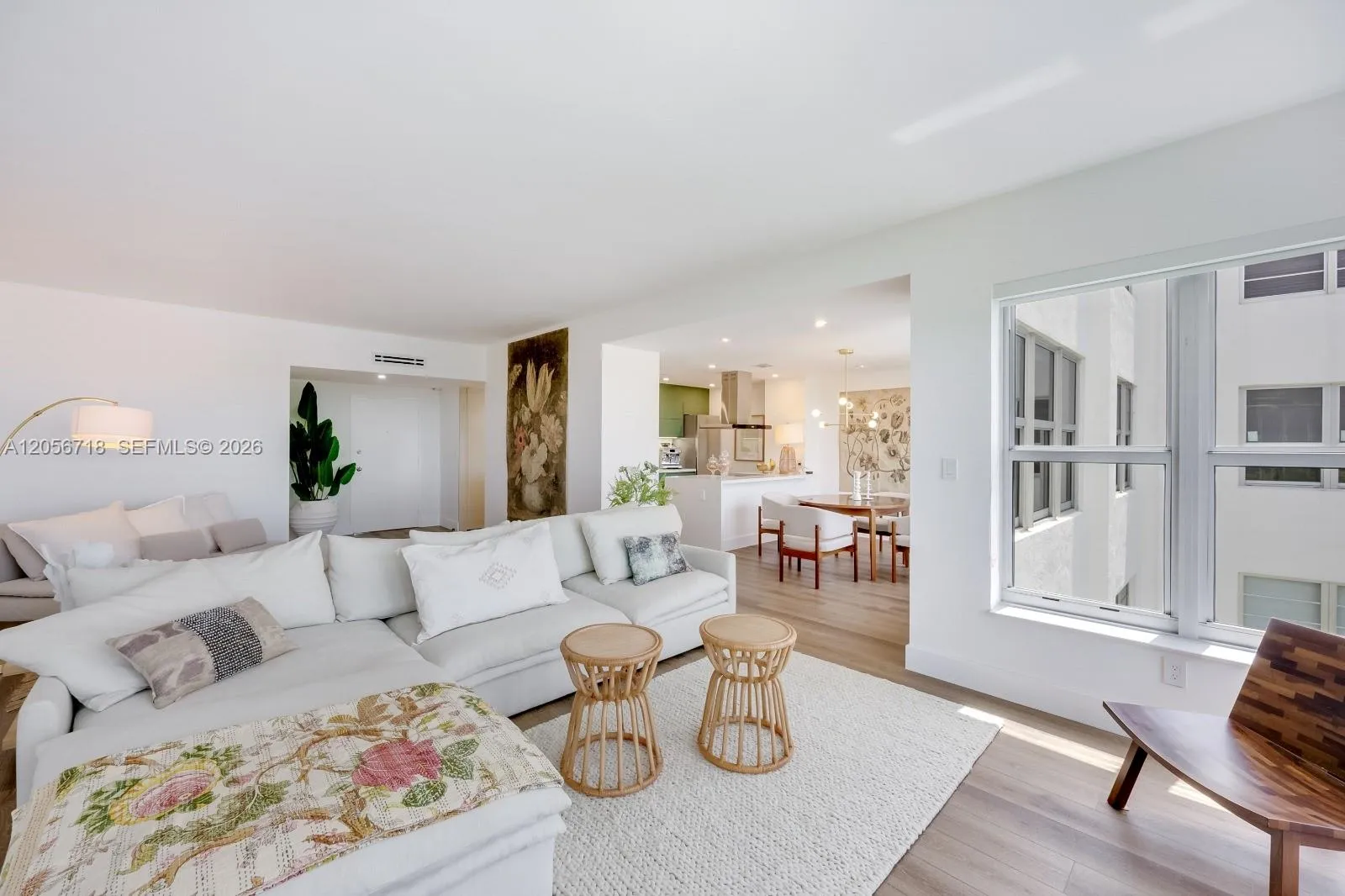 Foto de propiedad en 9102 W Bay Harbor Drive 10-B, Bay Harbor Islands, FL 33154 Bay Harbor Islands con MLS# 