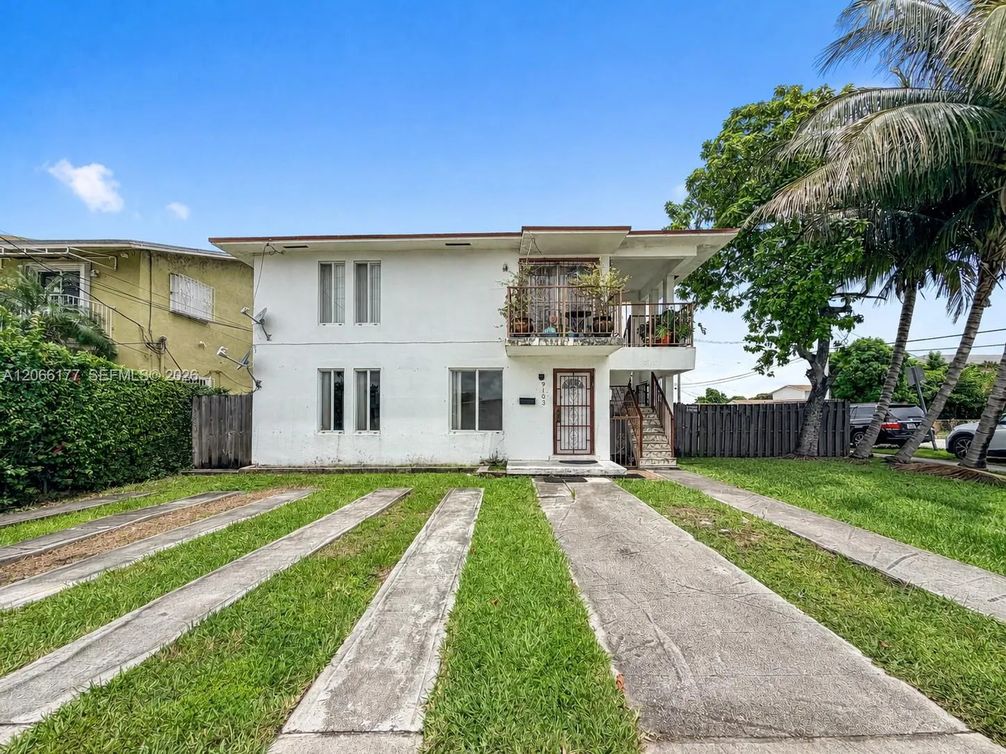 Foto de propiedad en 9103 SW 38th Street A, Miami, FL 33165 Miami con MLS# 