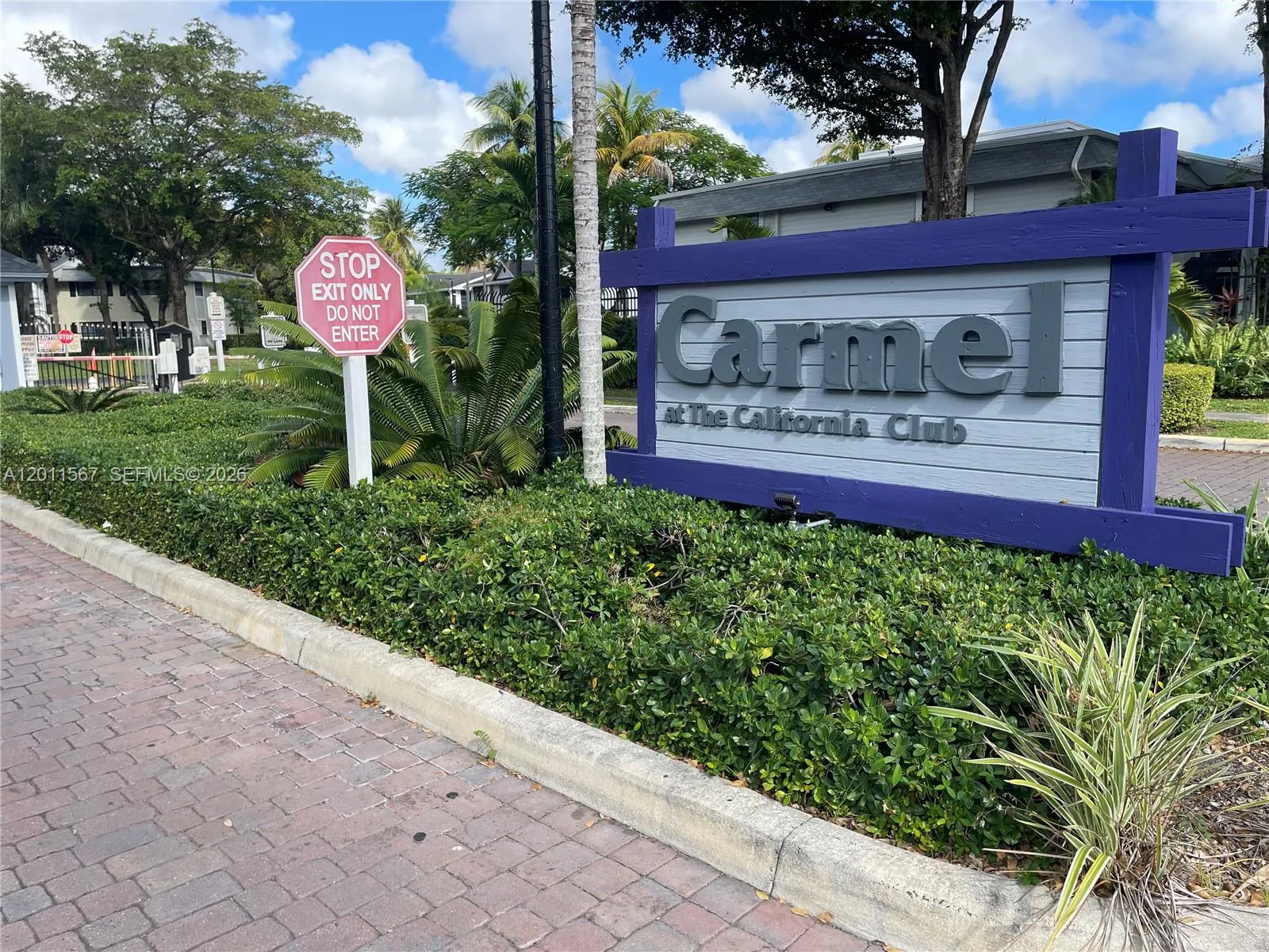 En Venta 911 NE 199th Street 102-14, Miami, FL 33179, Miami, FL 33179