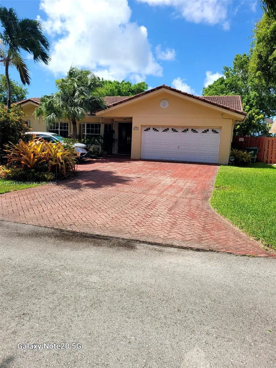 Vendido 9114 SW 163rd Terrace, Palmetto Bay, FL 33157, Palmetto Bay, FL 33157