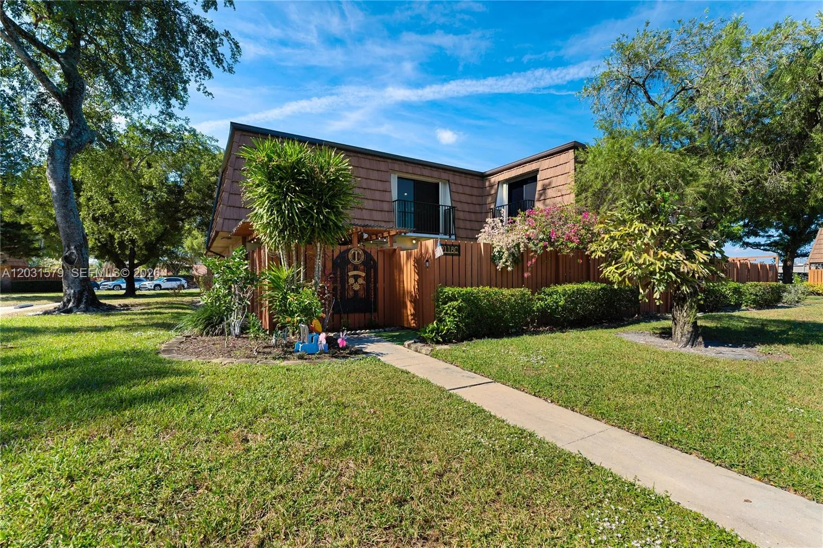 Foto de propiedad en 9118c 20th Court, Davie, FL 33324 Davie con MLS# 