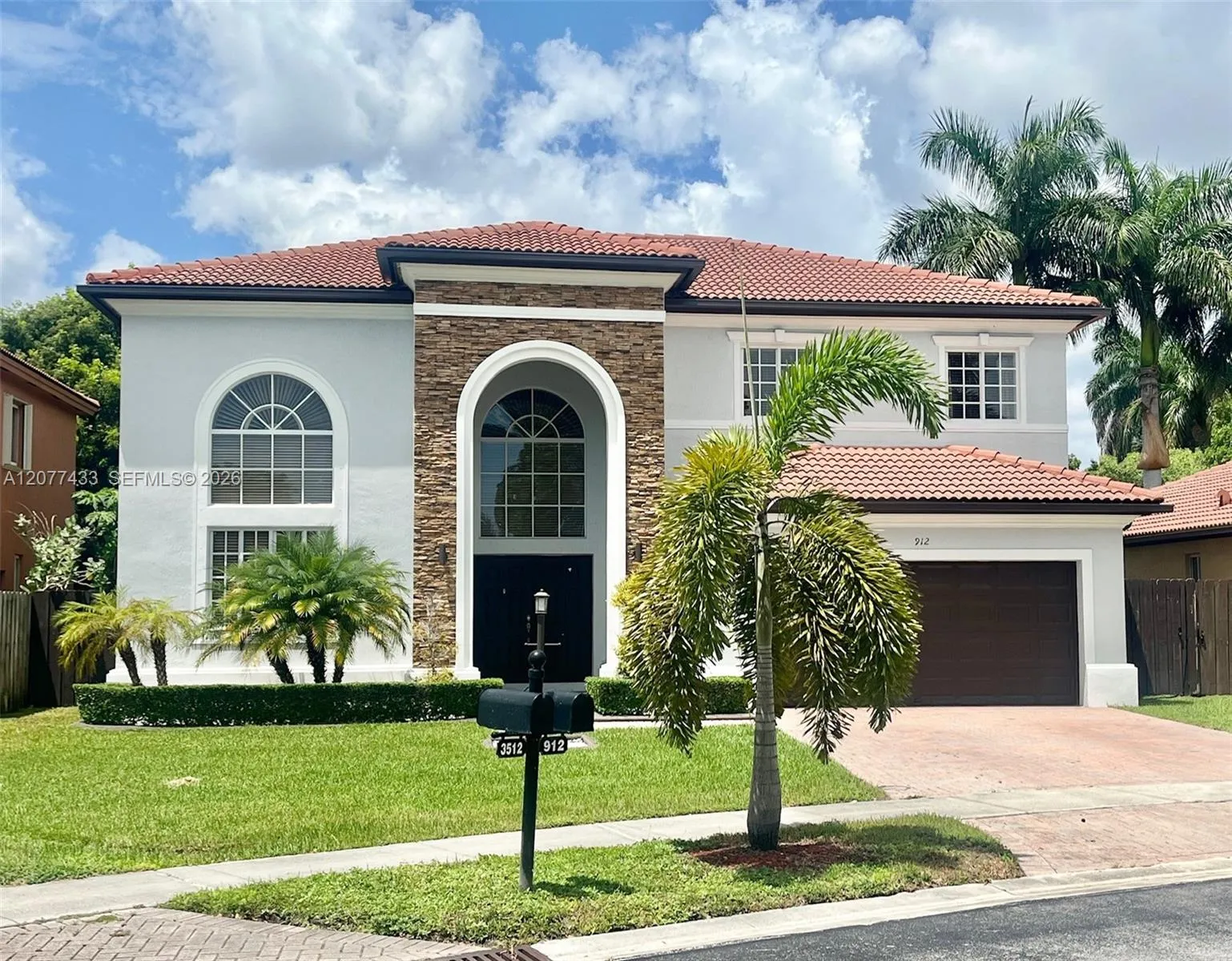 Foto de propiedad en 912 NE 35th Avenue, Homestead, FL 33033 Homestead con MLS# 